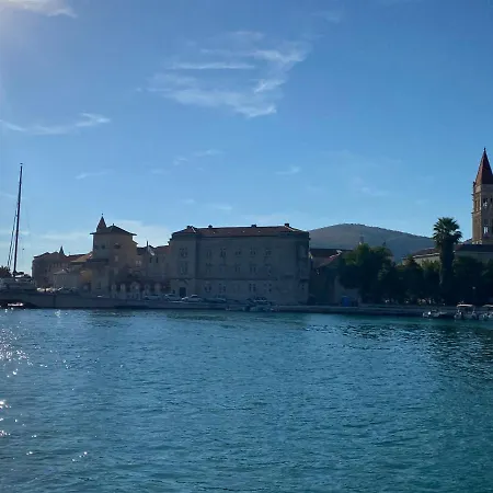 Area Doma Traù